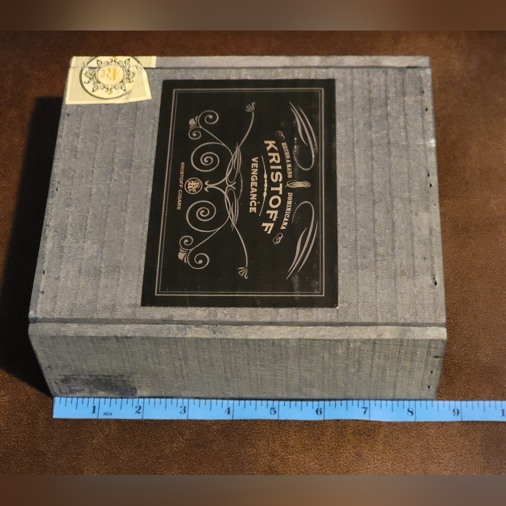 Empty Cigar Box - Picture 5 of 8